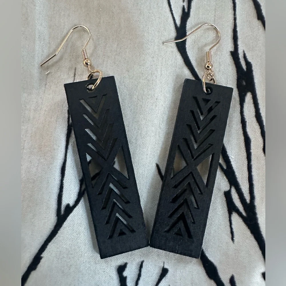 Wooden boho earrings, laser cut geometric botanical patterns, lightweight - Picture 9 of 14